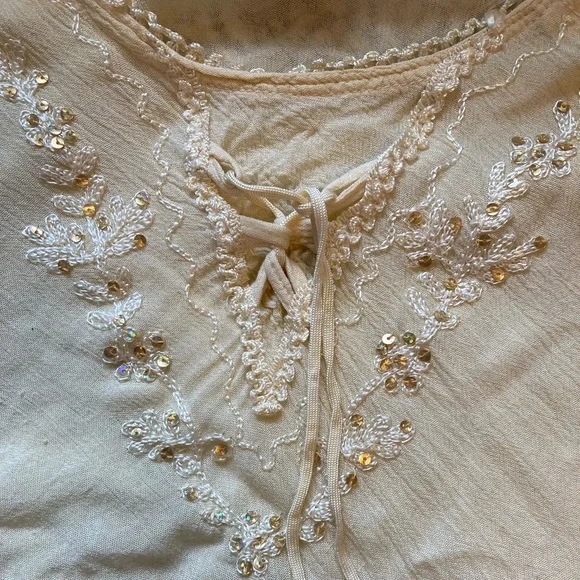 Advance Apparels Boho Festival Shirt Medium Cream & Tan Vacation Ready - Picture 3 of 7